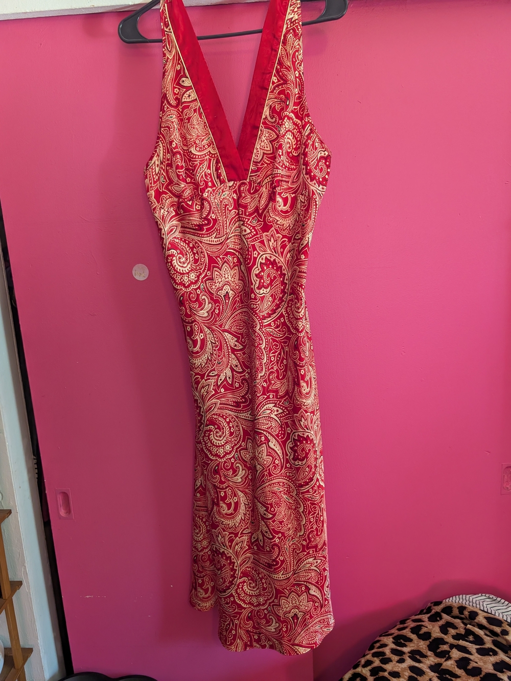 Jones New York Red and Cream Paisley V-Neck Dress